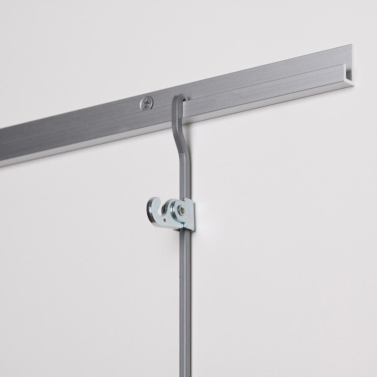 STAS j-rail max 300 cm, gebruik het met STAS j-rail installatieonderdelen.