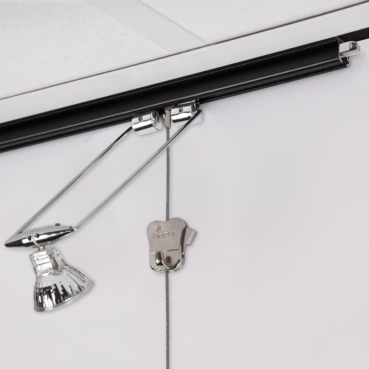 STAS u-rail multi 200 cm, ideale oplossing voor het ophangen van verlichting en accessoires.