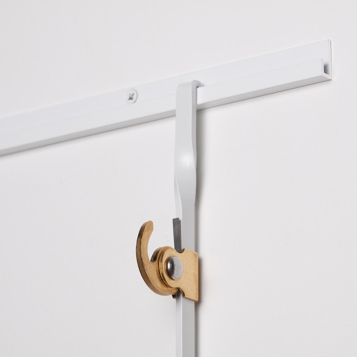 STAS j-rail max 200 cm is ideaal voor thuis of op kantoor decoraties.