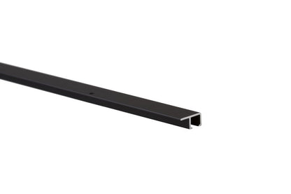 STAS u-rail 300 cm, geschikt voor installatie met bijbehorende schroeven.